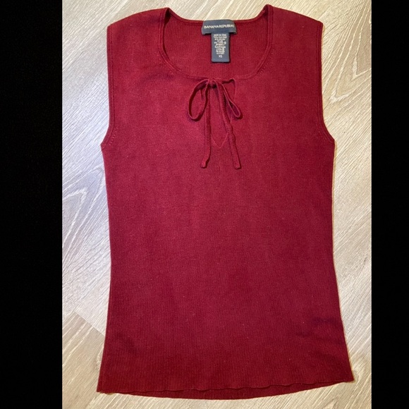 Red Silk Sweater Vest Banana Republic- Women’s XS - Picture 1 of 7